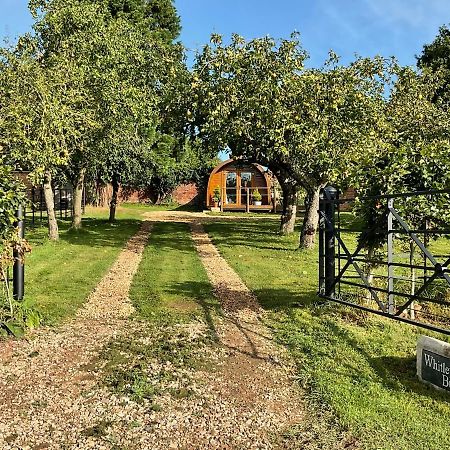 Готель Secluded Cosy Luxury Pod With Wood Fired Hot Tub Шрусбері Екстер'єр фото